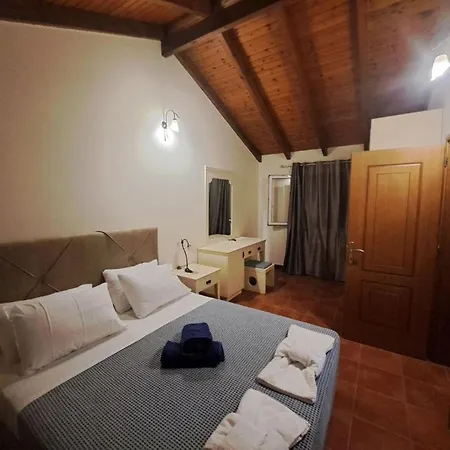 Вилла Epta Karpi Complex Of 7 Luxury Skriperon