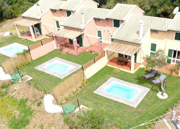 Villa Epta Karpi Complex Of 7 Luxury Skriperon