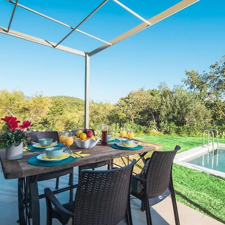 Epta Karpi Complex Of 7 Luxury Vilă *